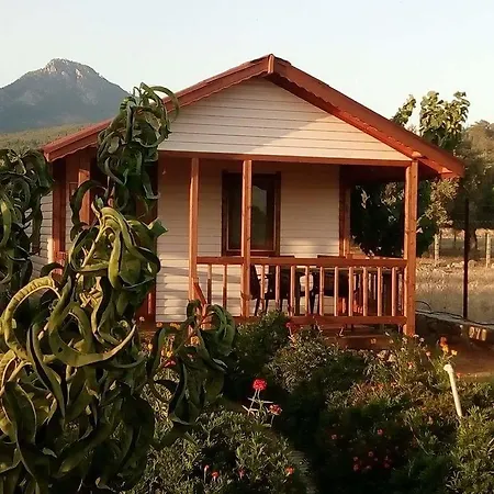 Feslegenbuku Ahsap Evler Отель *