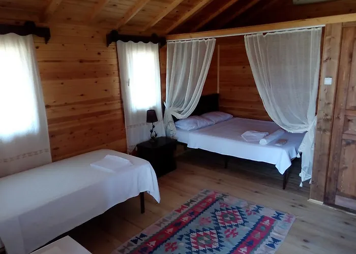 Feslegenbuku Ahsap Evler *